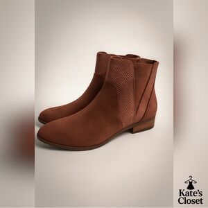 Brown Ankle Boots by Roxy (Size 8)